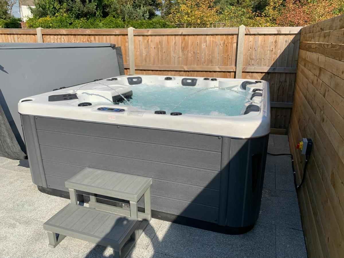Вилла Luxurious Oasis Relax 32C Pool, Jacuzzi Games Bar Дил Экстерьер фото