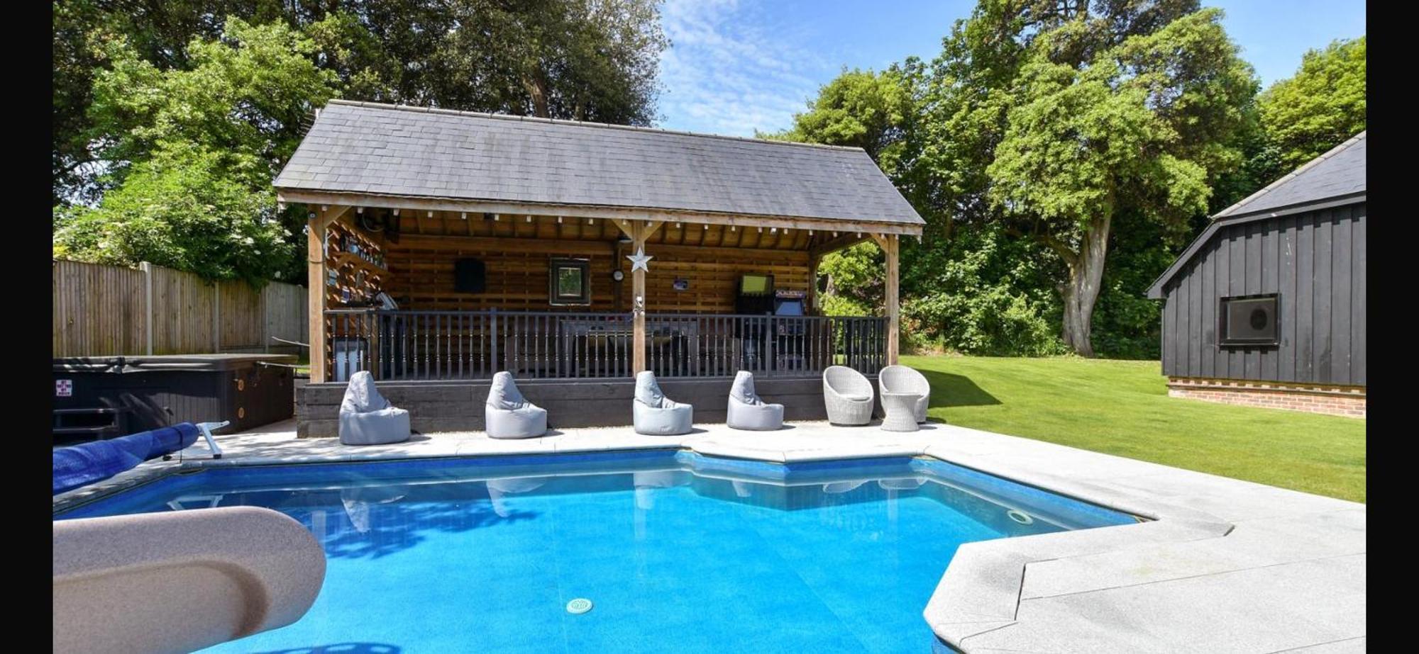 Вилла Luxurious Oasis Relax 32C Pool, Jacuzzi Games Bar Дил Экстерьер фото